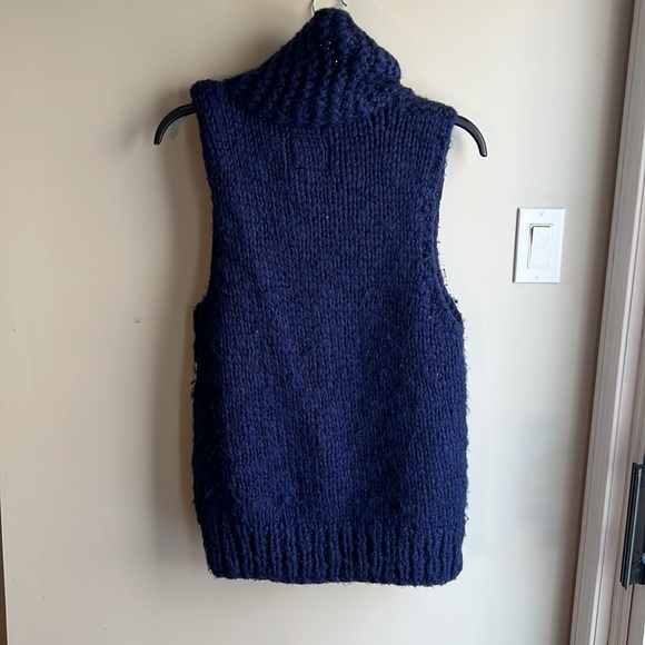 American Eagle - Wool Cardigan Vest - Picture 4 of 5